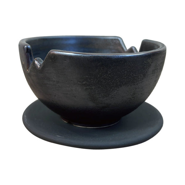 引き取り or 着払い 陶器製波模様植木鉢 引き取り or 着払い 陶器製波模様植木鉢