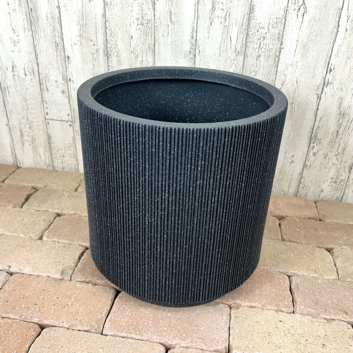 UN048-370 – 鉢人